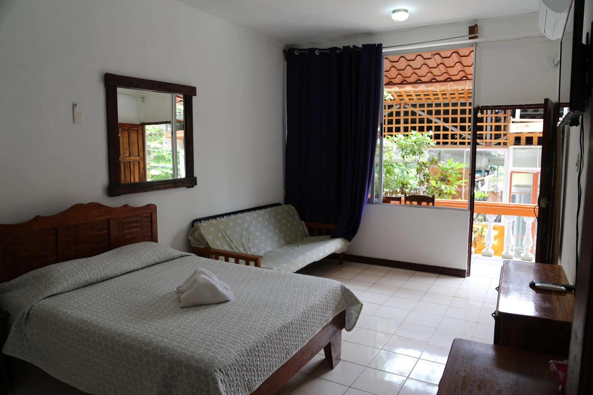 מנואל אנטוניו Hotel Coco Beach מראה חיצוני תמונה